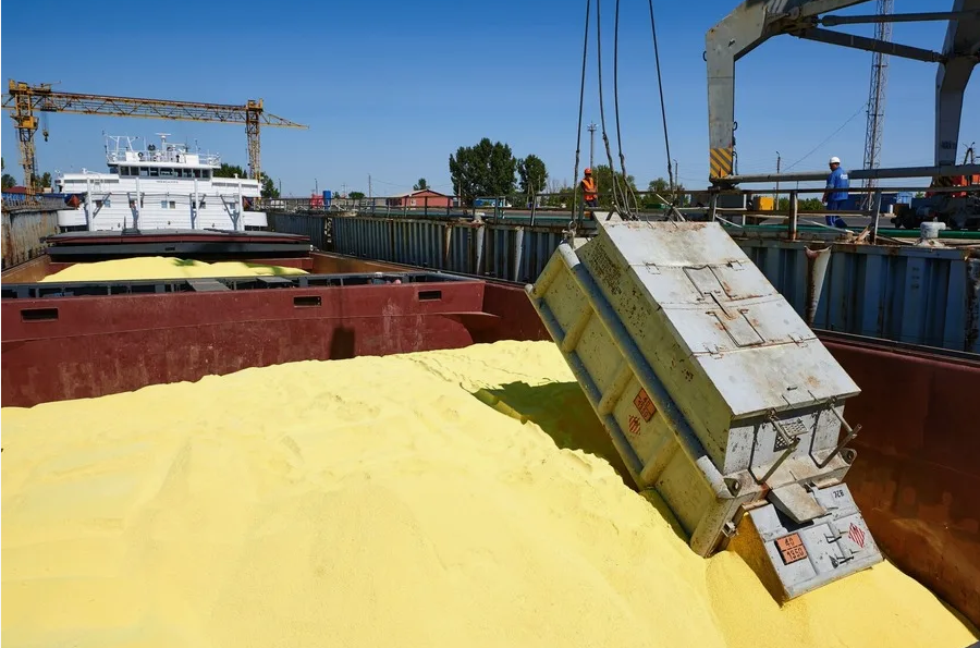 Sulfur or sulphur in global trade