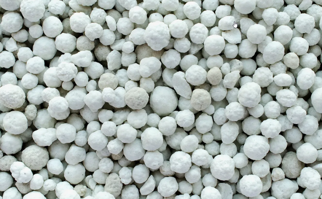 Granular fertilizer such as urea or superphosphate for export