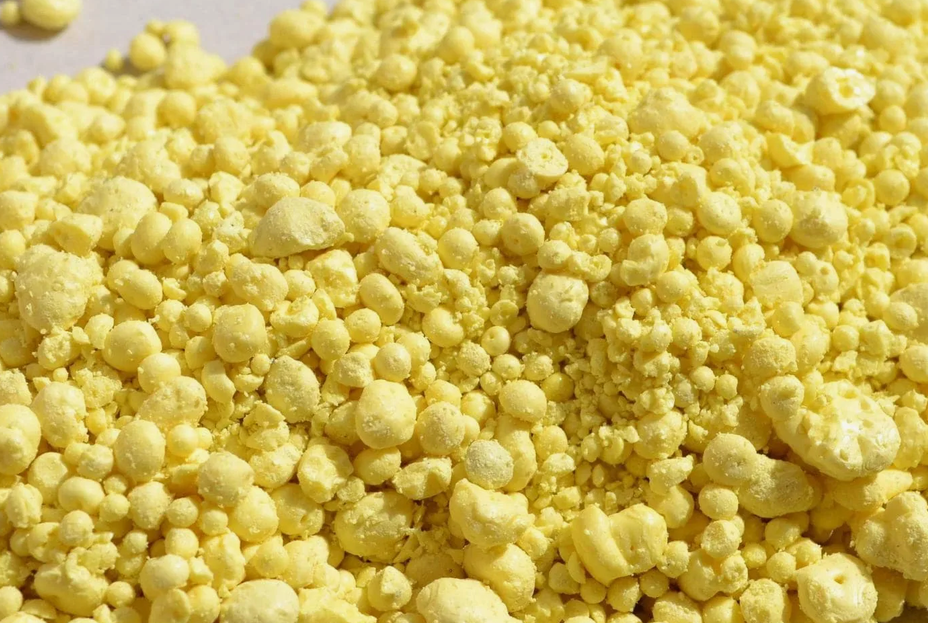Sulphur as industrial commodity for export in bulk in granules or lumps